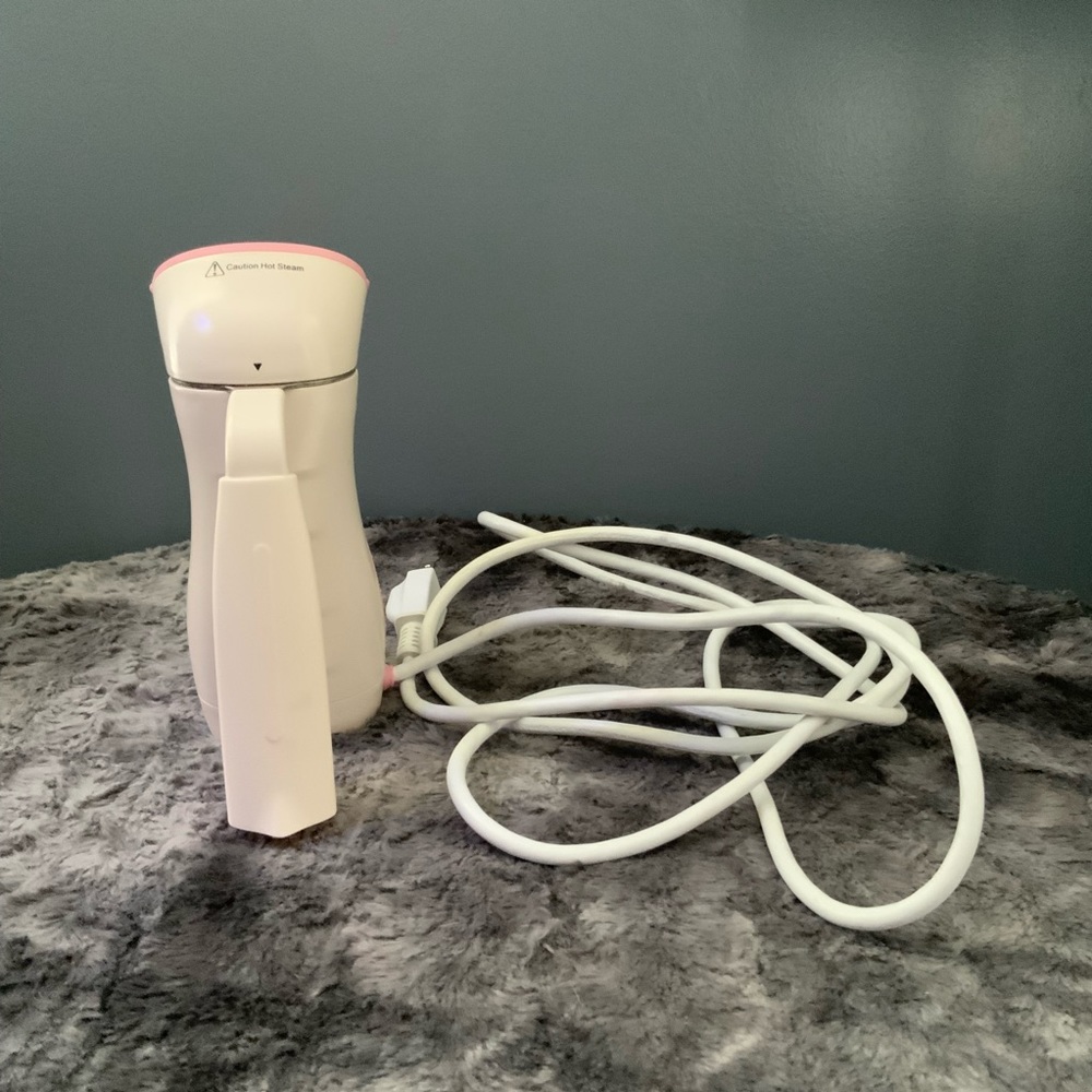 SALAV Handheld Steamer Pink ( Travel Size) - Picture 2 of 7